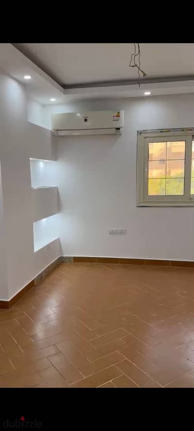 240m Apartment in Sheikh Zayed's Eighth District with air conditioning and water heaters