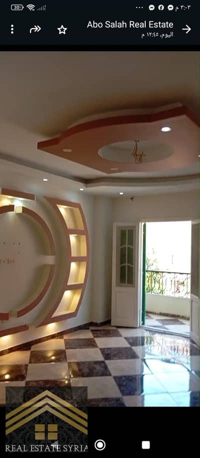 The apartment is 150m on the first floor above ground in Al-Shorouk City, Al-Nawadi neighborhood, with 3 rooms, a bathroom, a kitchen, a hallway, and a rectangular reception. Nearby are City Club and Al-Shorouk Club. 10 is required.