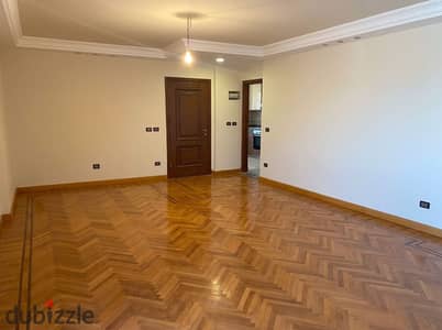 شقة للإيجار بكومباوند سكني بسموحة الجديدة 150 م - اول سكن بدواليب المطبخ