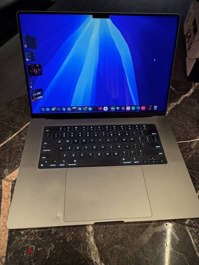 MacBook Pro M1 16inch with Magic Mouse 2 black