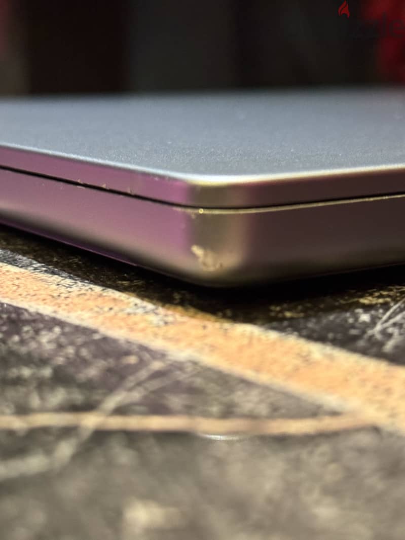 MacBook Pro M1 16inch with Magic Mouse 2 black 1