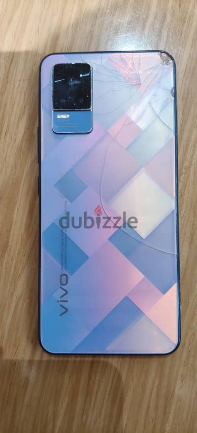 Vivo V21