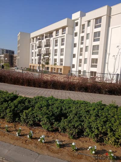 شقة مفروشة بالكامل وجاهزة للاستلام الفوري للإيجار في أب تاون كايرو إعمار Uptown Cairo Emaar