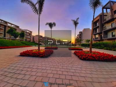 Apartment at a bargain price ultra-super-lux finishing with air conditioning ready to move in Prime location for sale in Fifth Square Compound Al Mara