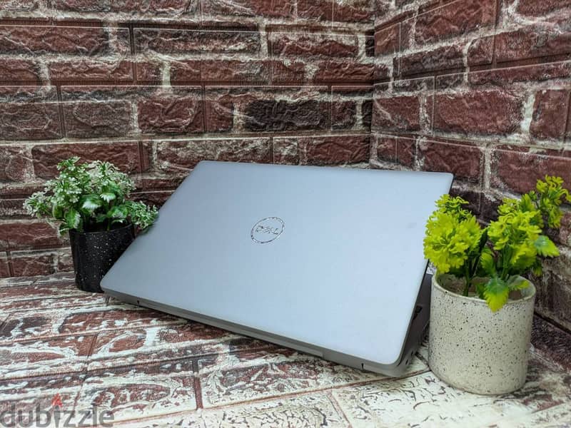 Dell Precision 3581 1