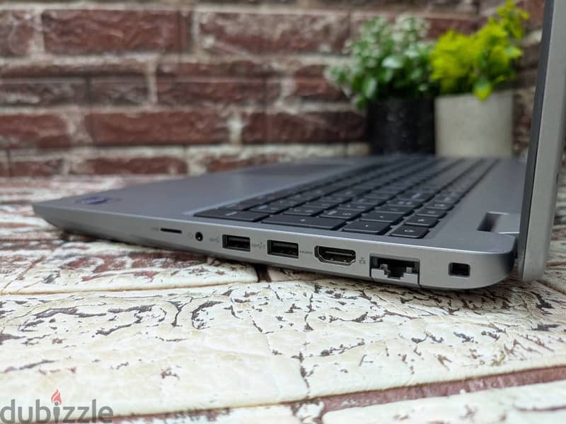 Dell Precision 3581 4