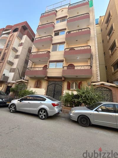 عماره للبيع فى أرض المزادات الاسماعيليه