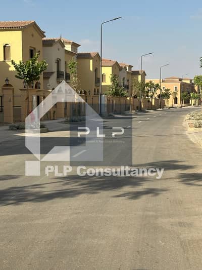اقل سعر تاون كواترو بسعر لقطه جاهز للسكن لوكيشن مميز للبيع في كمبوند سيتي جيت