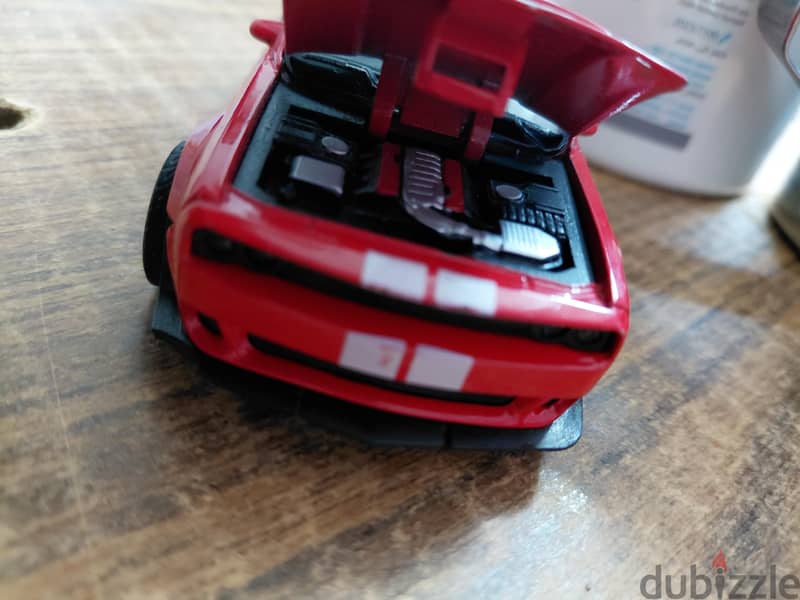 Dodg-e Challenger SRT Toy Car 1:32 Scale Model. . . 2
