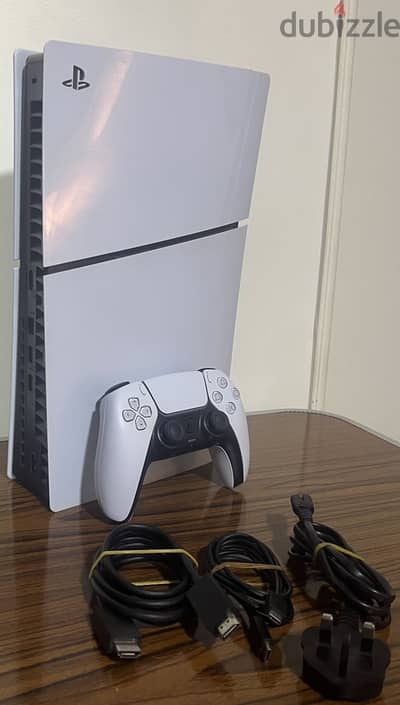 PS5 Digital Edition 825GB بحالة الزيرو  + دراع أصلي + كرتونة