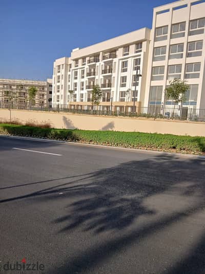 شقة غرفتين بموقع مميز متشطبة بالتكييفات للبيع في أب تاون كايرو إعمار Uptown Cairo Emaar