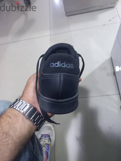 جزمة اديداس