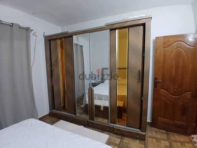 غرفه نوم شبه جديدة