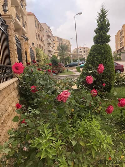Furnished apartment for sale in West Arbella, 157 sq m, second floor, super deluxe finishing.