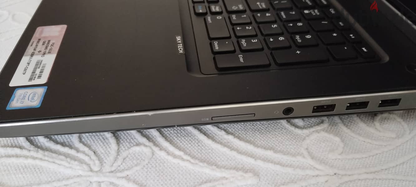 Dell 7720 4