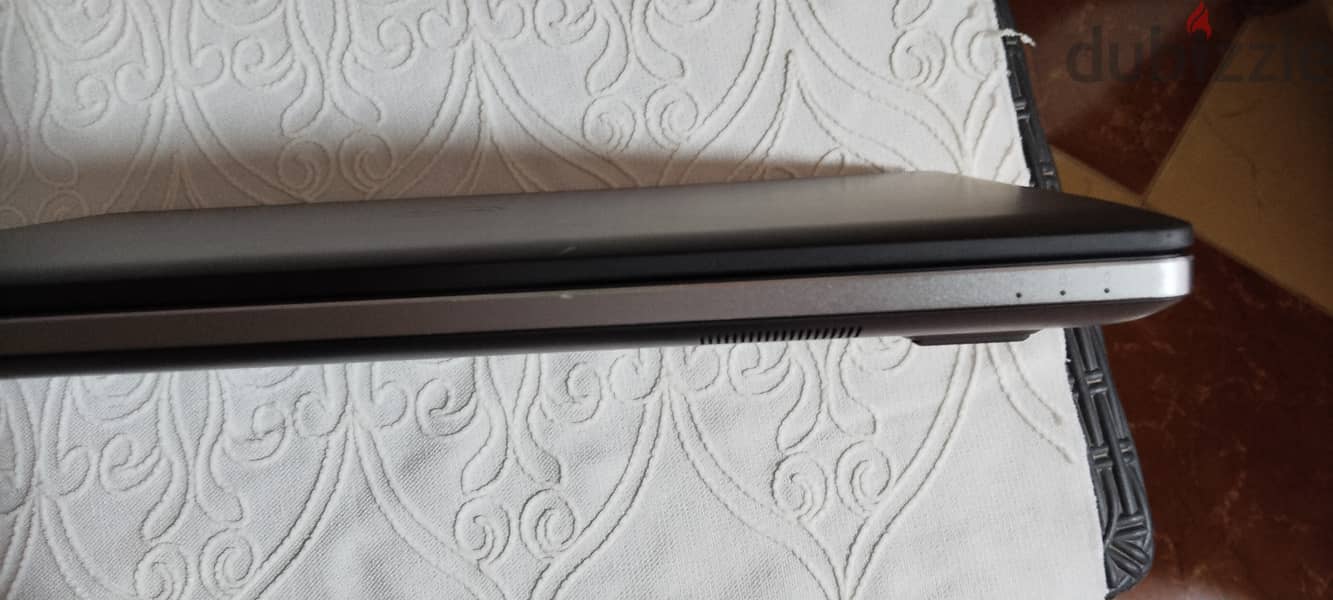 Dell 7720 7