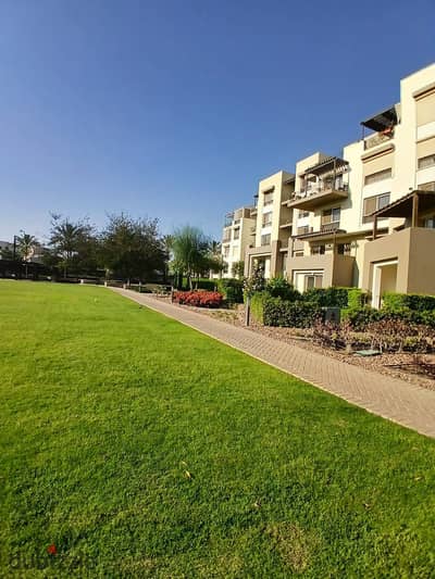 شقة  متشطبة بالمطبخ والتكييفات على لاند سكيب فيو للإيجار في أب تاون كايرو إعمار Uptown Cairo Emaar