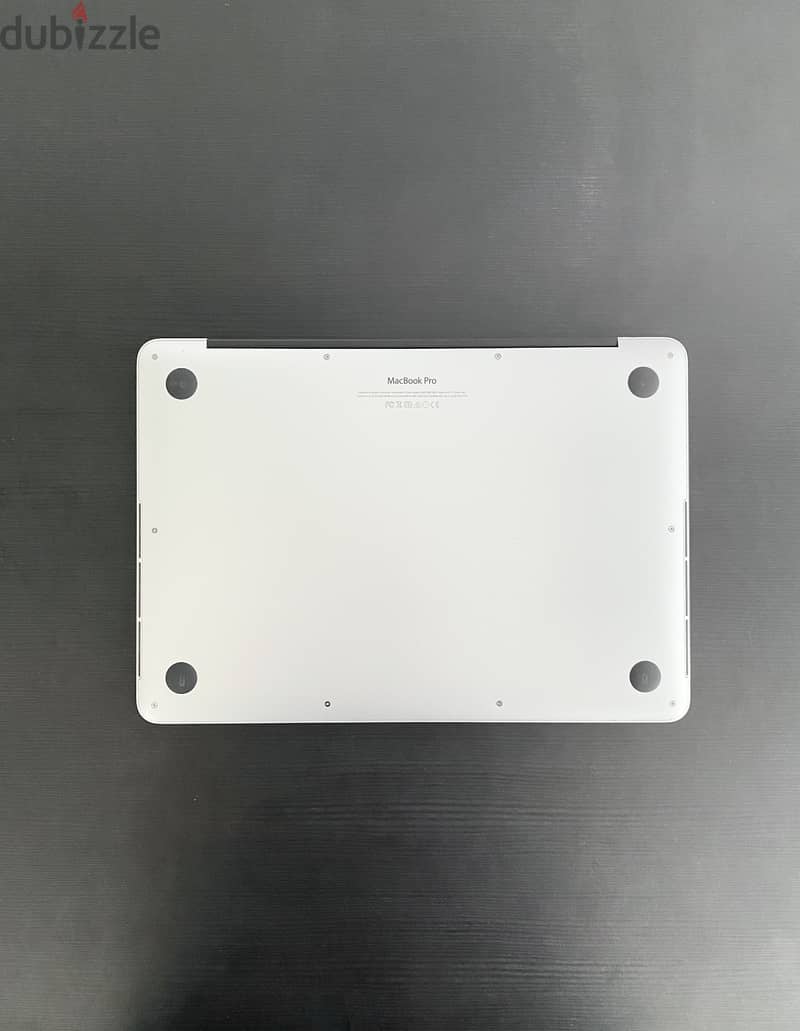 Macbook Pro 13” (Early 2015) 2