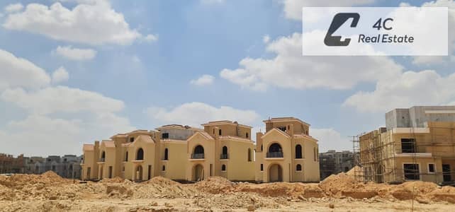 فيلا كورنر للبيع بالتقسيط و اقل مقدم بفيو مميز واقل سعر فى السوق فى كمبوند سراى -SARAI بجوار مدينتي وطريق السويس ريسيل