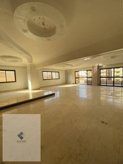 Apartment for sale in the heart of Nasr City, in the Golden Square, Abdul Razek Al-Sanahouri Street, branching off from Makram Obaid, just steps away from Children's Garden, area 350 meters, registered in the Land Registry, nautical