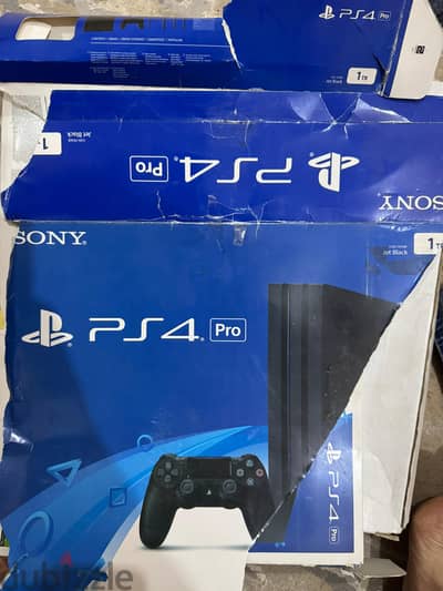 للبيع PS4 Pro 1TB – معاه دراعين 
