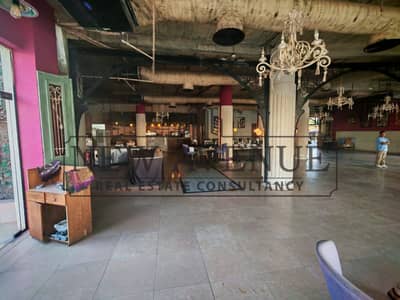 مطعم بمساحة 335مترتشطيب كاملاستلام فوري  بالمدخنة علي النيل  في الزمالك بفيو مباش علي النيل