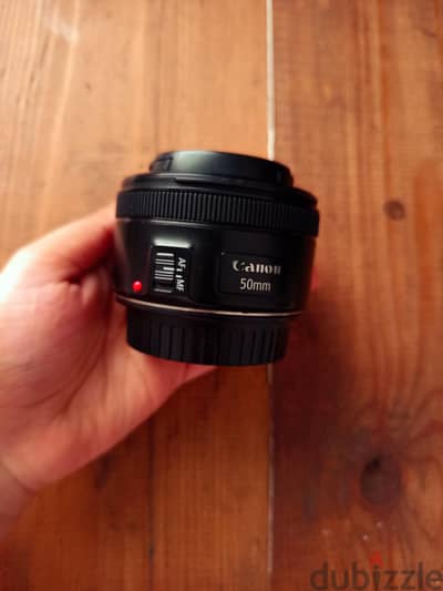 عدسة الكاميرا كانون بورتريه 50mm