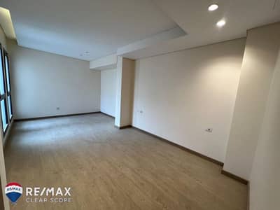 Apartment with garden and pool for sale in Trio Gardens | 200m² + 50m² garden | 3 bedrooms | 3 bathrooms | Furnished and equipped |
