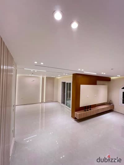 Apartment for sale in Madinaty; highly sought-after 175 sqm layout, wide garden view, ultra-luxurious finishing, located in B1.