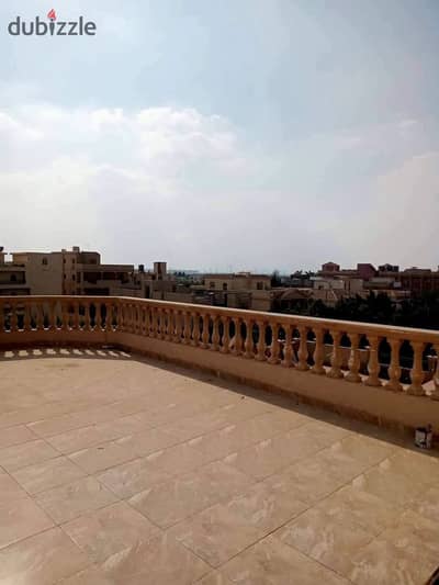 شقه للايجار في الروف في الحي التامن فيلات بجوار سعودي ماركت