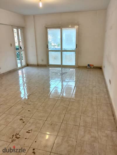 شقة للبيع 99 متر الدور الاول فيو جاردن وشارع تشطيبات الشركة بجوار افينيو مول والمسجد المرحلة التاسعة الرحاب 2  Al Rehab 2