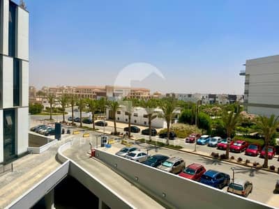 مكتب إداري للبيع في هايد بارك متشطب استلام فوري