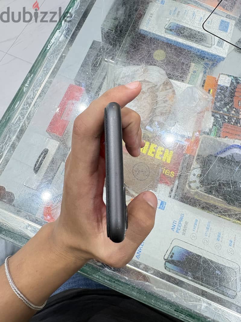 آبل - آيفون 11 3