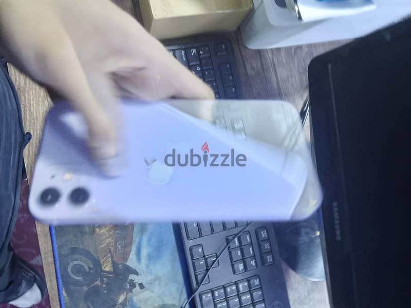 Apple - iPhone 11 4