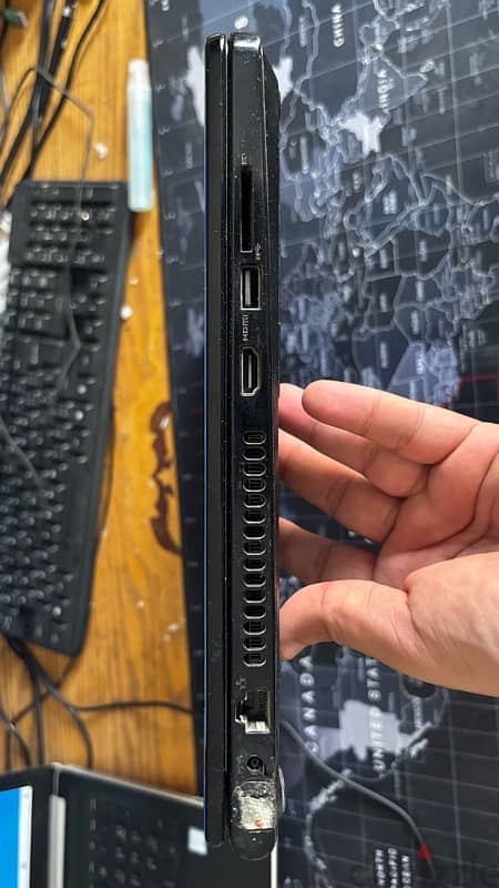 Dell laptop i5 6gen بدون هارد 6000 جنية 13