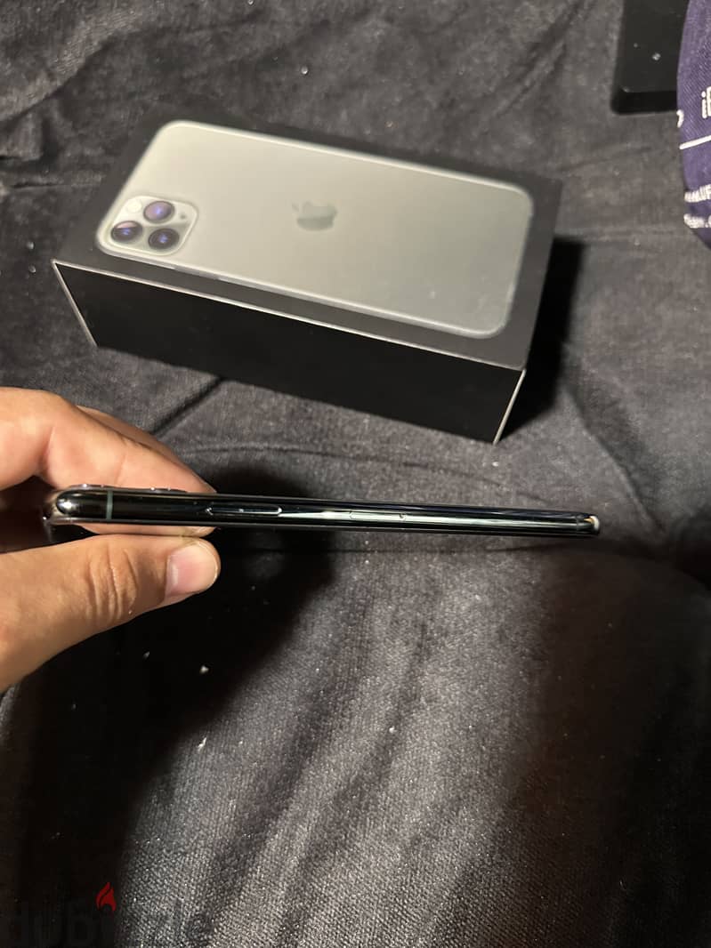 Apple - iPhone 11 Pro Max 4