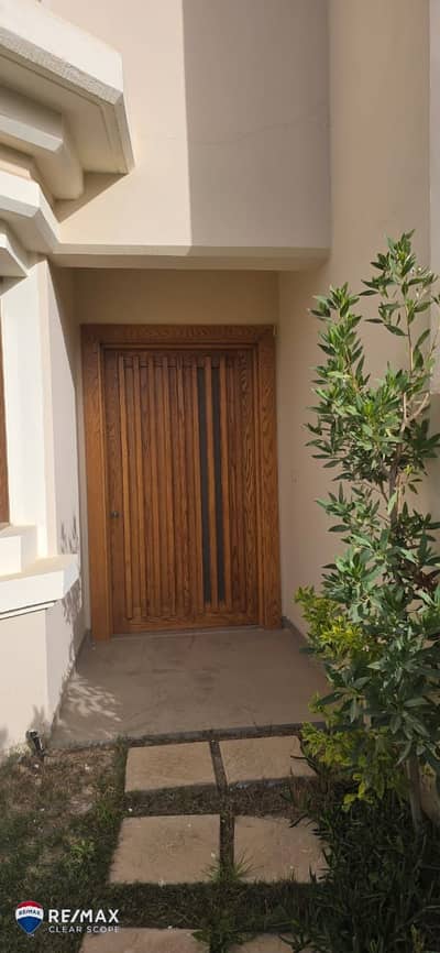 توين هاوس أول استخدام للإيجار في توب فيو | 320م + 350م أرض | مفروش بالكامل | Pool & Landscape View | 2850$ شامل الصيانة