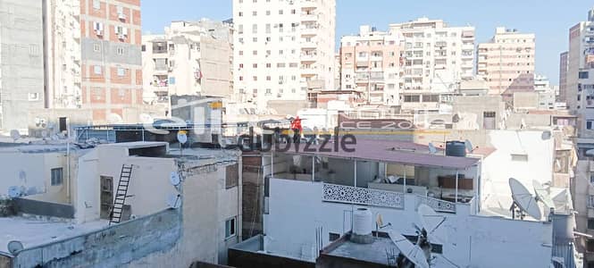 شقة للبيع بقلب ميامى بجوار الاكاديمية   المساحة 145 م