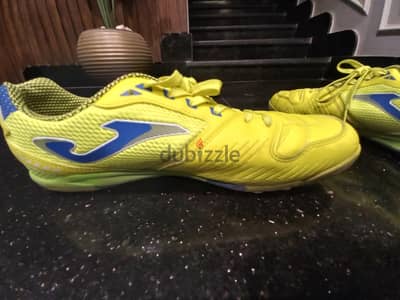 تترتان و صالات وارد إيطاليا مقاس 46 استعمال مرتين فقط خفيف جدا  joma m