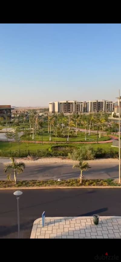 للأيجار قانون بمدينتي B10 تشطيب شركة 200 متر فيو رائع فيو نادي بريفادو موقع ممتاز
