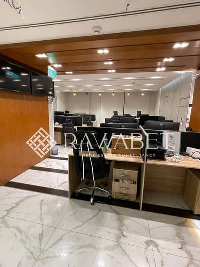 مبنى إداري 250 متر للإيجار في الكورت يارد – درة – الشيخ زايد – متشطب Ultra Super Lux بالتكييفات