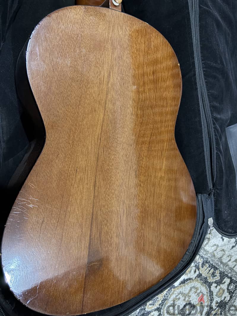 Yamaha C40 like new 2