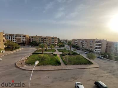 شقه للبيع 135م دور3 في الشباب مدينه العبور