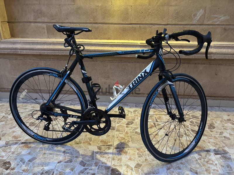 Trinx Tempo 1.5 Road Bike 1