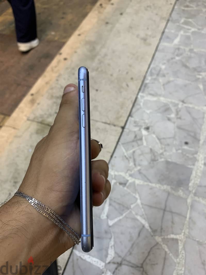 Apple - iPhone XR 3