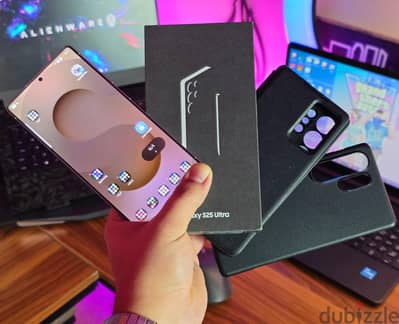 كالجديد Samsung Galaxy S25 Ultra - Titanium كامل المشتملات و جرابات