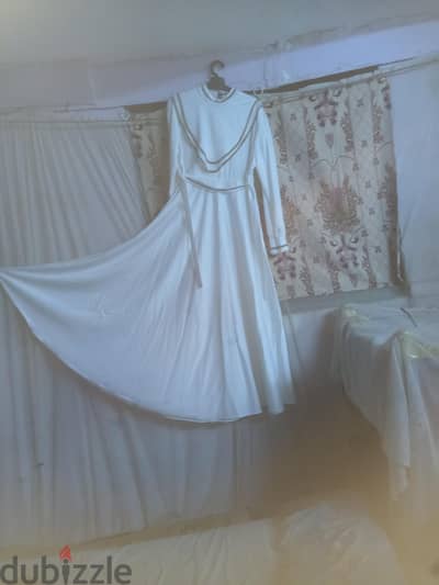فستان سواريه اتلبس مره واحده فقط المطلوب 1500 جنيه