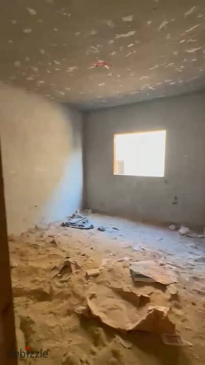 Apartment with semi-finishing at an unbeatable price in Al-Yasmeen 2