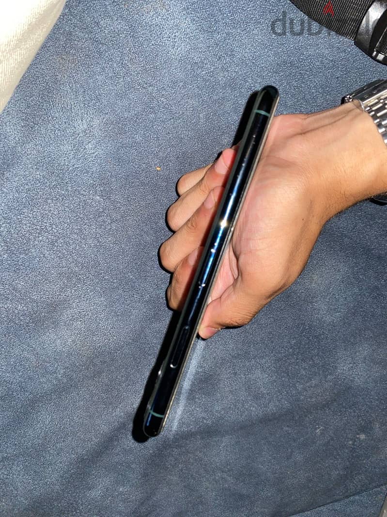 Apple - iPhone 11 Pro Max 2