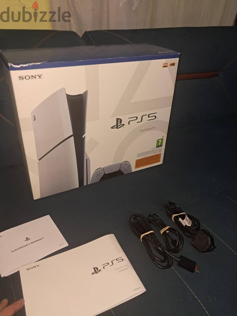 PS5 Slim CD with 2 Controllers and 10 Games 4